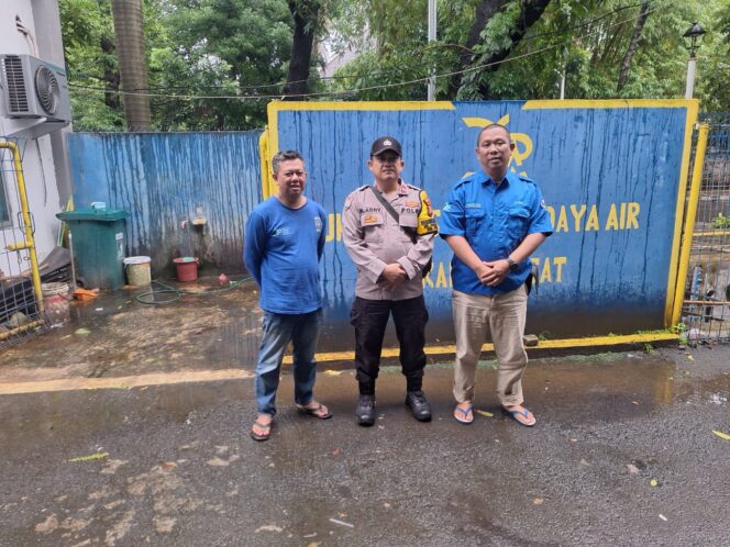 
					Bhabinkamtibmas Pegangsaan Pastikan Kesiapsiagaan Pompa SDA Hadapi Musim Hujan