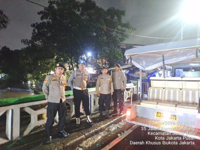 
					Tekan Kejahatan Jalanan, Patroli Malam Perkuat Keamanan Johar Baru