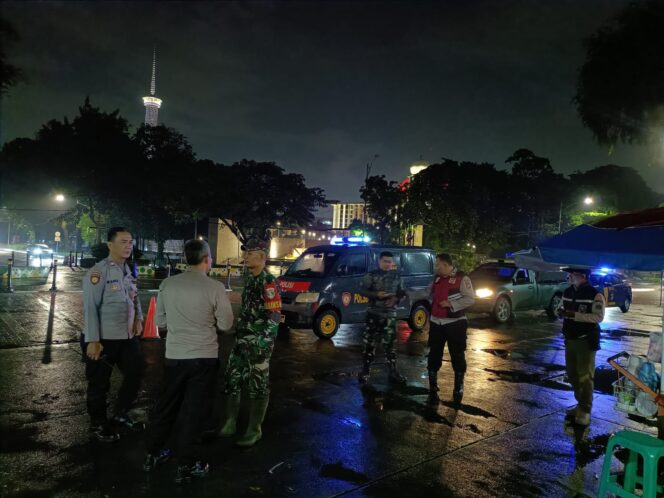 
					Penjagaan Di Area Publik Dan Tempat Ibadah Bersama Tiga Pilar Sawah Besar, Jelang Malam Hari
