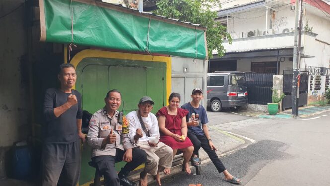 
					Cegah Kejahatan di Pemukiman, Polisi Sambangi Warga Pasar Baru