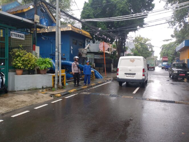 
					Polri dan Pengelola Pompa Air Di Kelurahan Kartini” Perkuat Cegah Banjir Dini