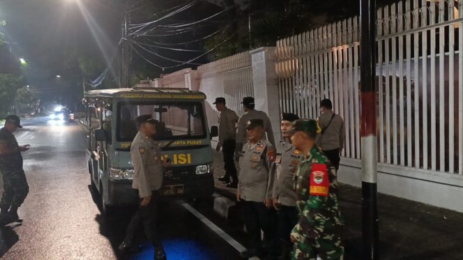 
					Menteng Siaga Malam, Patroli Tiga Pilar Perkuat Keamanan Kawasan Teuku Umar