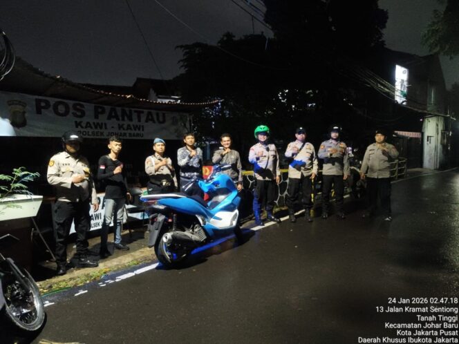 
					Patroli Cipta Kondisi Dini Hari, Polsek Johar Baru Jaga Wilayah Tetap Kondusif