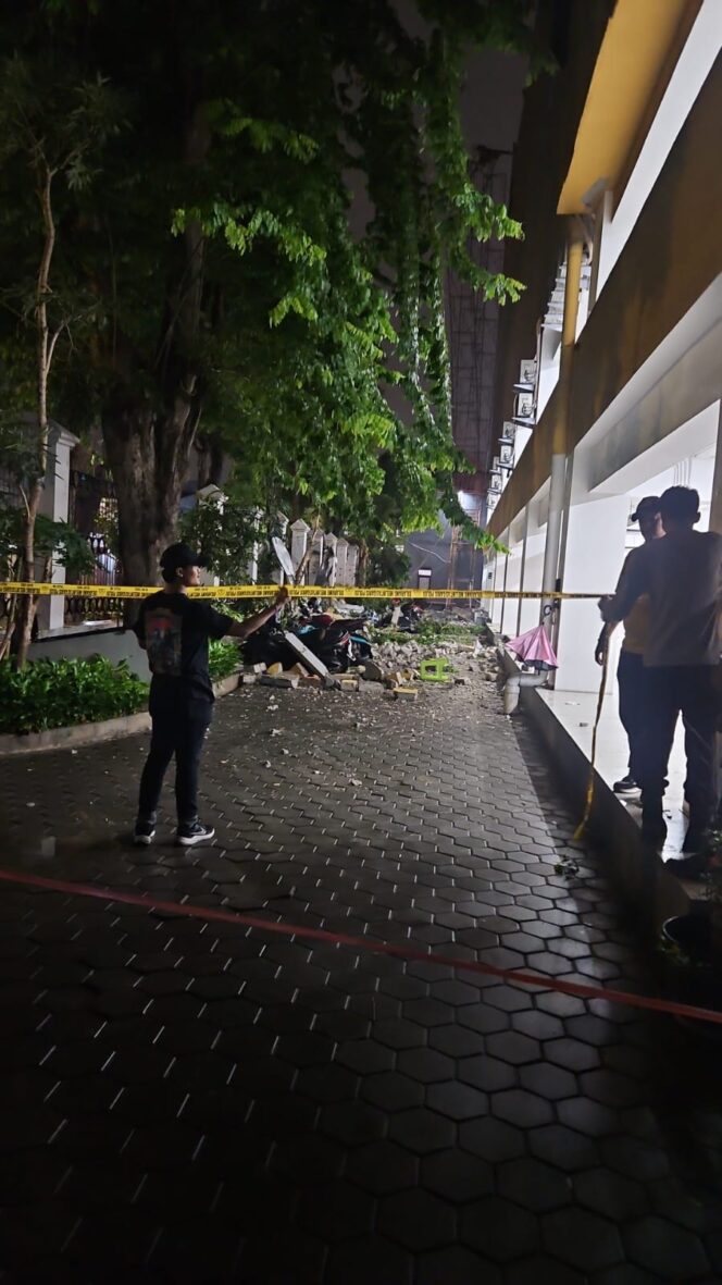 
					Respons Cepat Polri, Insiden Tembok Roboh di GOR Kemayoran Tidak Menimbulkan Korban