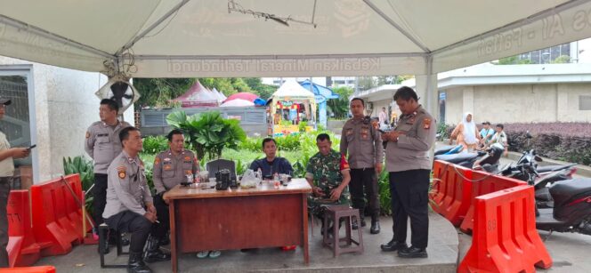 
					Pelayanan Polri Giat Ibadah Di Masjid Istiqlal” Jemaah Tenang dan Nyaman