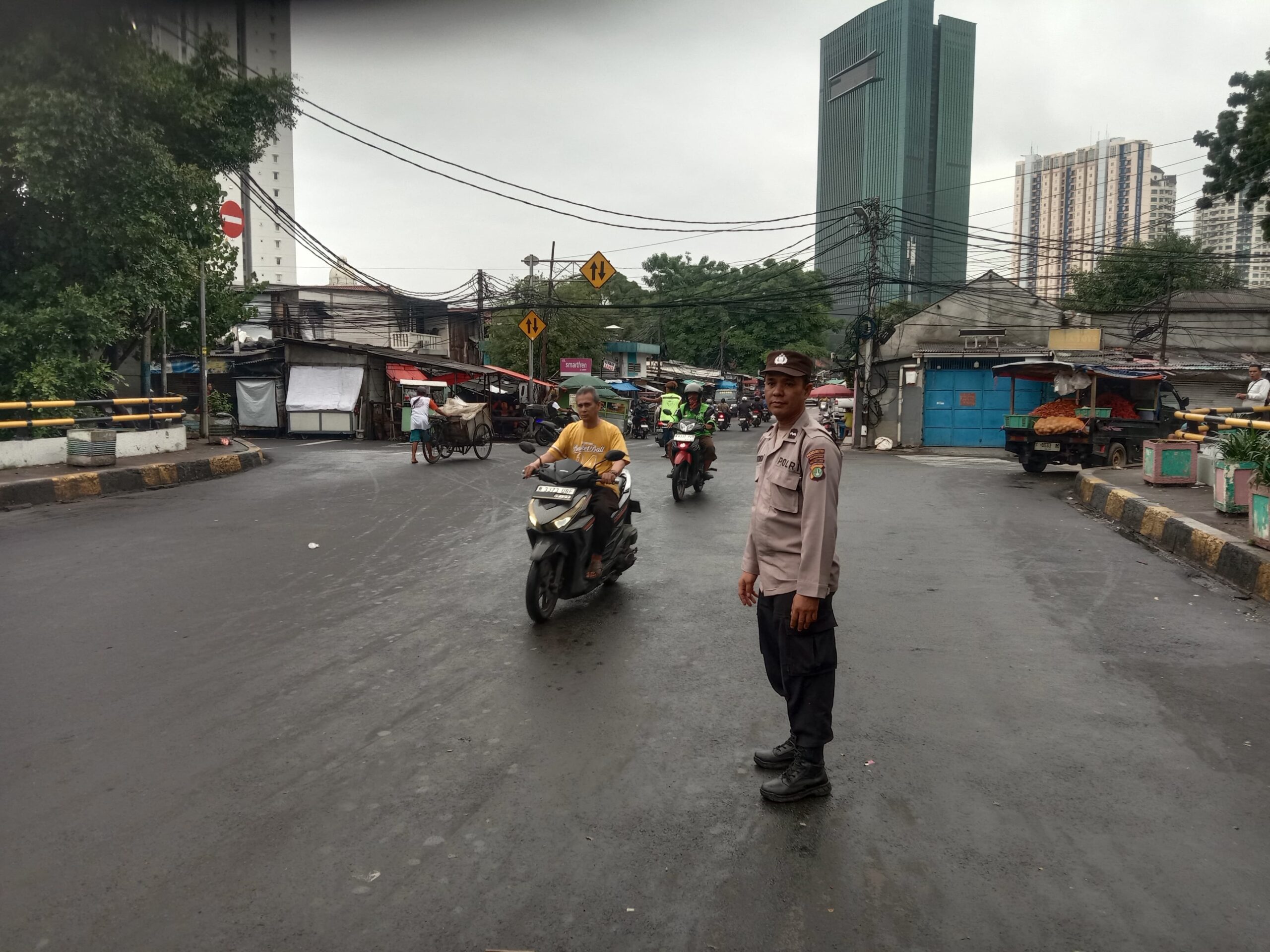 Pelayanan Prima Polri, Ploting Pagi Cegah Kemacetan dan Tawuran Pelajar