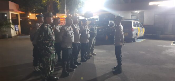 
					Sinergi Tiga Pilar Siaga Malam, Polsek Metro Menteng Gelar Apel dan Patroli Kamtibmas