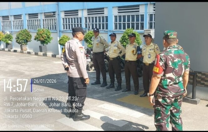 
					Polisi Perkuat Pengamanan Objek Vital, Bhabinkamtibmas Sambangi Pergudangan Kemenkes RI