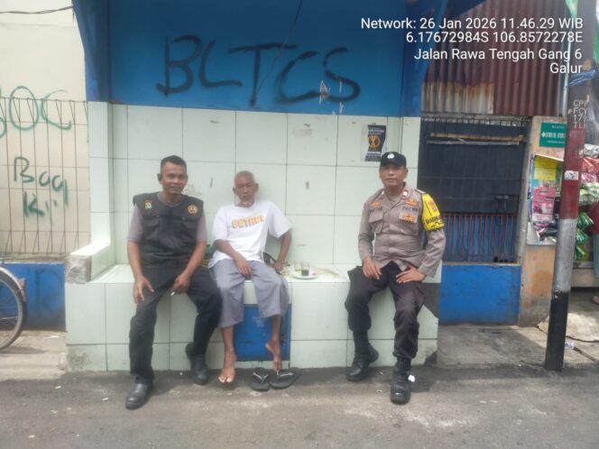 
					Perkuat Sinergi dengan Tokoh Masyarakat, Polisi Gelar Sambang dan Cooling System di RW 06 Galur
