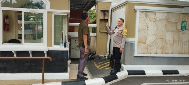 
					Bhabinkamtibmas Aktif Berkoordinasi, Polri Jaga Stabilitas Wilayah