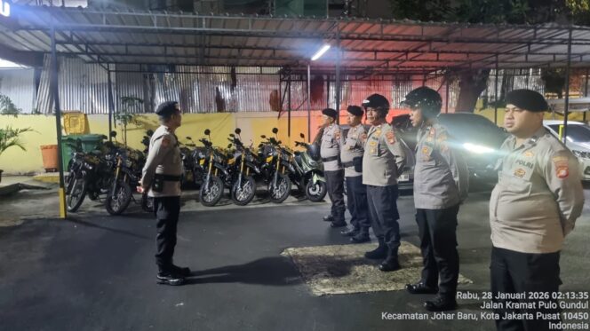 
					Kanit Samapta Pimpin Apel Dini Hari, Polsek Johar Baru Siaga Cegah Guantibmas