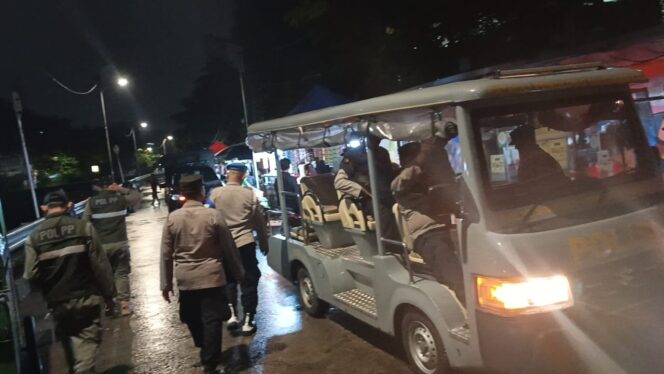 
					Cegah Tawuran dan Kejahatan Malam, Polsek Metro Menteng Gelar Patroli 3 Pilar di Perbatasan Kalipasir