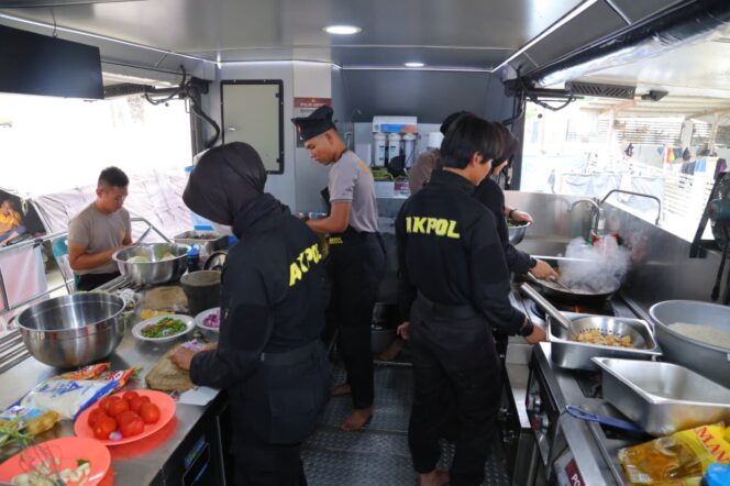 
					Hari ke-6 Latsitardanus 2026, Taruna Akpol Masak di Dapur Lapangan untuk Ratusan Warga Aceh Tamiang