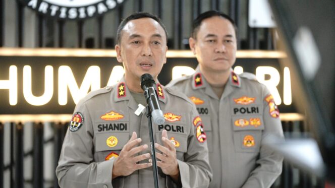 
					Polri Beri Apresiasi Atas Dukungan seluruh elemen Masyarakat Terkait Posisi Polri di Bawah Presiden