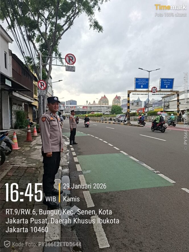 
					Jam Pulang Kerja Jadi Fokus, Polisi Optimalkan Pengaturan Lalu Lintas di Johar Baru