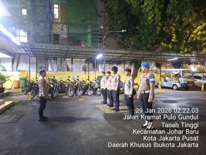 
					Apel Dini Hari, Polsek Johar Baru Siagakan Patroli Cipta Kondisi Antisipasi Guantibmas