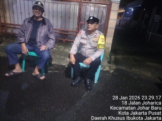 
					Sambang Pos Kamling Dini Hari, Polisi Perkuat Sinergi Jaga Kamtibmas di Johar Baru