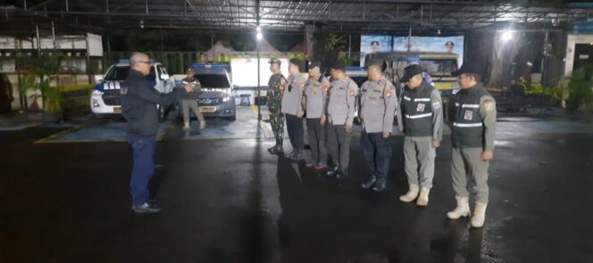 
					Polsek Metro Menteng Gelar Apel Patroli Malam, Sinergi Tiga Pilar Jaga Kondusivitas Wilayah