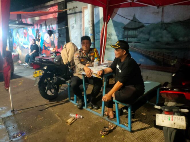 
					Sinergi Polisi dan Warga Amankan Perbatasan Kalipasir Menteng