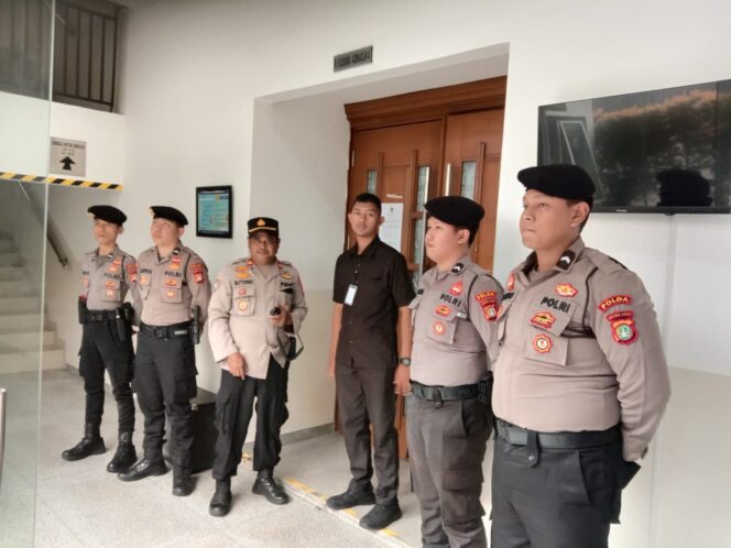 
					Polri Pastikan Pengamanan Sidang di PN Jakarta Pusat Berjalan Humanis dan Profesional