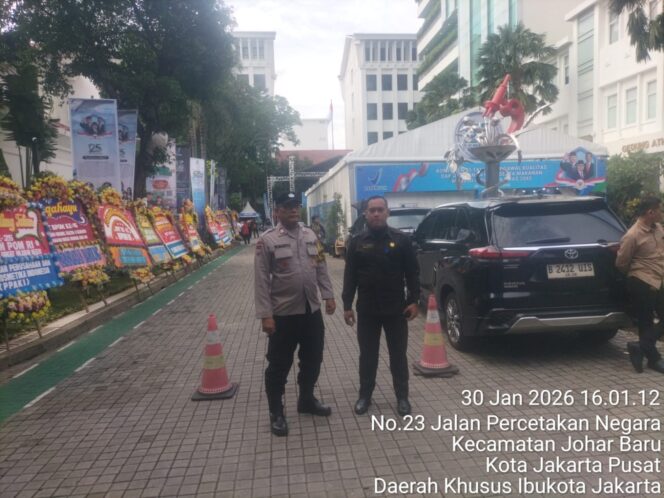 
					Polisi Amankan Family Fun Walk HUT ke-25 BPOM di Johar Baru