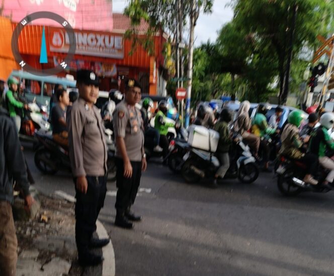 
					Polsek Johar Baru Intensifkan Pengaturan Lalu Lintas, Kepadatan Sore Hari Terurai