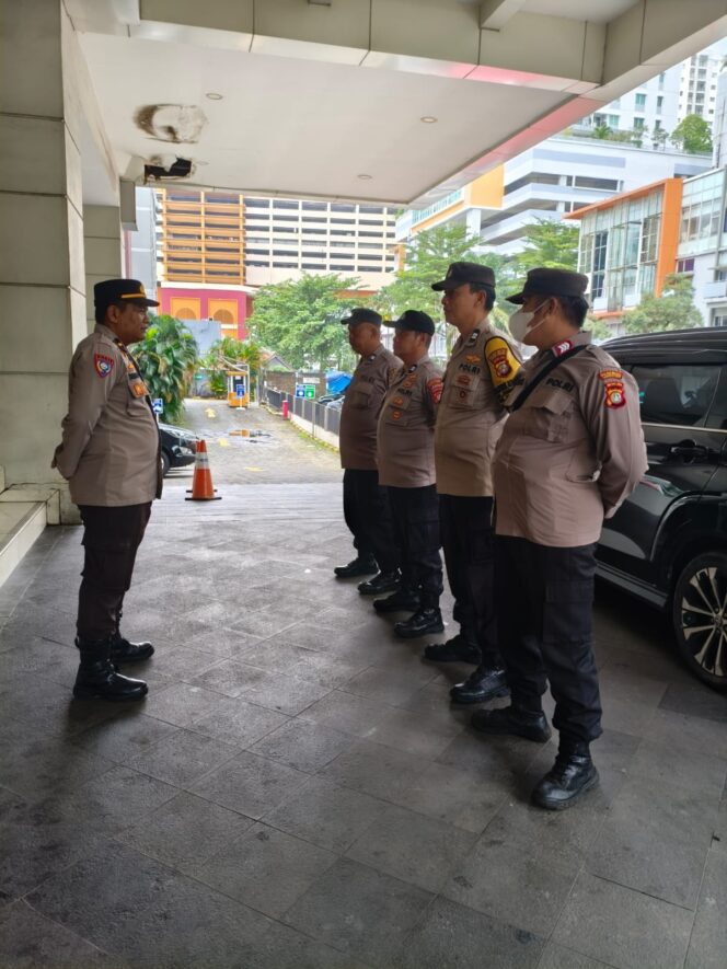
					Polsek Metro Tanah Abang Gelar Apel Pelayanan Aksi Unjuk Rasa di Kanwil ATR/BPN DKI Jakarta