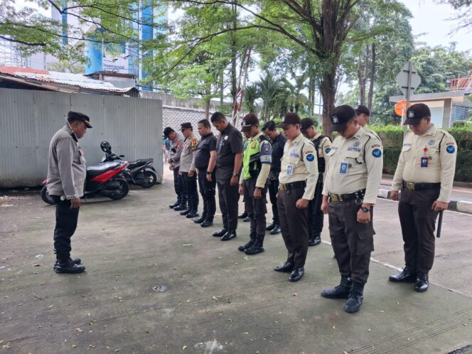 
					Polsek Metro Tanah Abang Gelar Apel Pelayanan Aksi Unjuk Rasa di Gedung Sahid Sudirman Center
