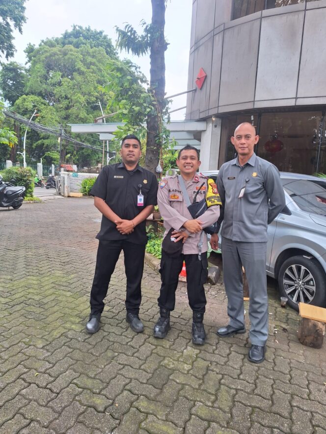 
					Bhabinkamtibmas Pegangsaan Perkuat Sinergi Keamanan di Graha Sisindokom