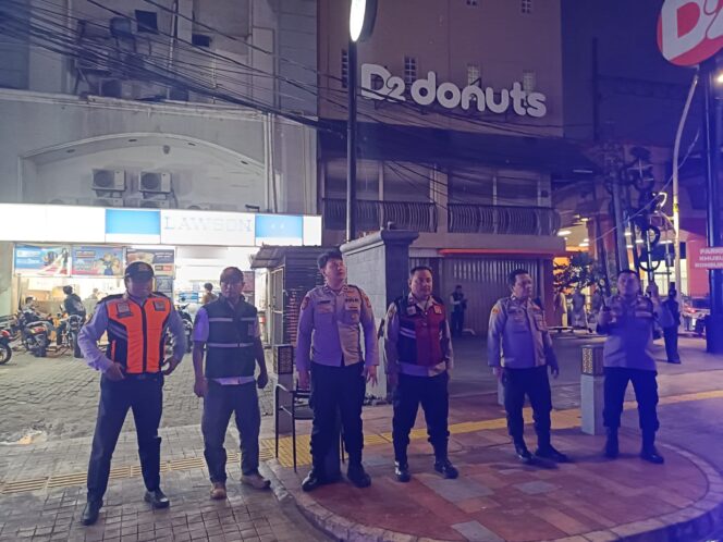 
					Patroli Malam Minggu, Polisi Sisir Perbatasan Jakpus–Jakbar
