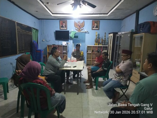 
					Sinergi Warga dan Bhabinkamtibmas Kuatkan Keamanan Lingkungan RW 05 Galur