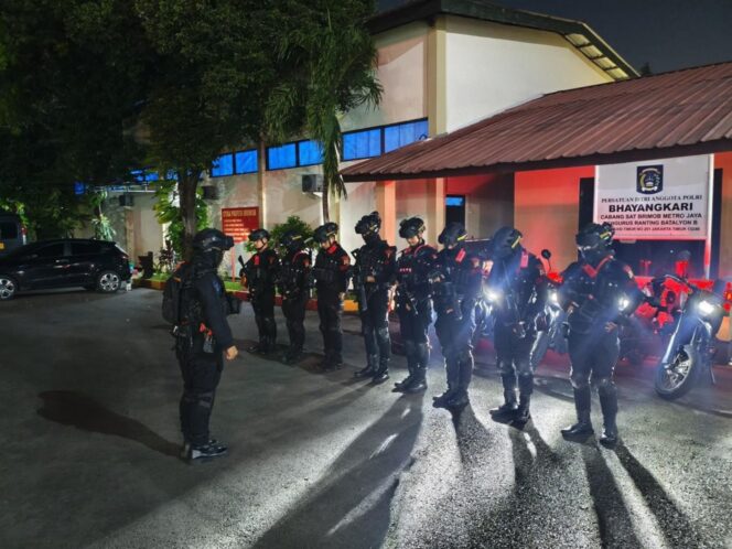 
					Operasi Pekat Jaya 2026, Patroli Malam Brimob Temukan Sajam dan Gagalkan Tawuran di Jaktim