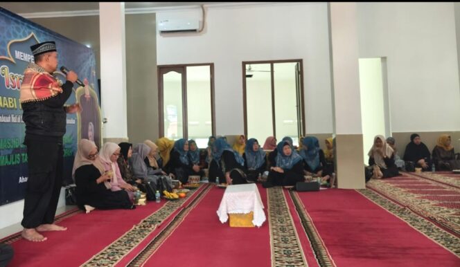 
					Polsek Metro Menteng Hadiri Peringatan Isra Mi’raj di Gondangdia, Perkuat Sinergi Keagamaan dan Kamtibmas