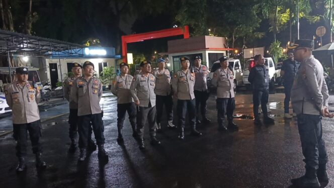 
					Kapolsek Metro Menteng Pimpin Apel Patroli Tiga Pilar Menteng Perkuat Pengamanan Malam Hari