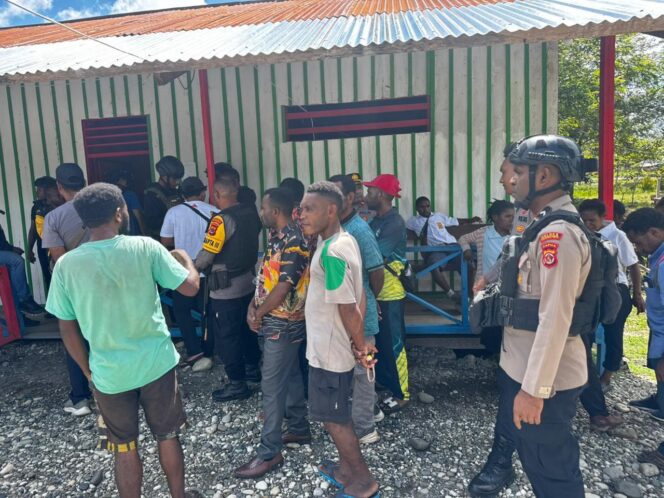 
					Duka di Sekolah Dekai, Satgas Damai Cartenz dan Polres Yahukimo Bergerak Cepat Tangani Pembunuhan