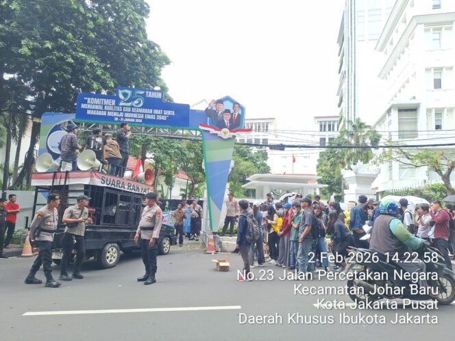 
					Aksi Mahasiswa di Kantor BPOM Johar Baru Berlangsung Tertib, Polisi Pastikan Keamanan Kondusif
