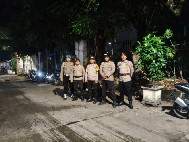 
					Patroli Dini Hari, Polisi Pastikan Johar Baru Tetap Aman dari Potensi Gangguan Kamtibmas
