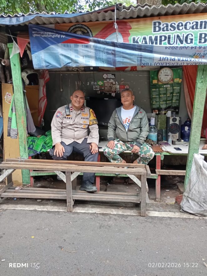 
					Perkuat Sinergi dan Kepedulian Warga, Bhabinkamtibmas Kampung Bali Ajak Jaga Lingkungan RW 10