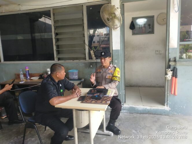 
					Sambang dan Cooling System, Bhabinkamtibmas Galur Jalin Koordinasi dengan Security Showroom Mitsubishi