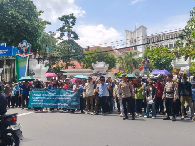 
					Aksi Unjuk Rasa di Kantor BPOM Johar Baru Berlangsung Aman dan Kondusif