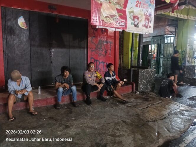 
					Cooling System Dini Hari, Polisi Sisir Wilayah Kampung Rawa Jaga Kondusivitas Lingkungan