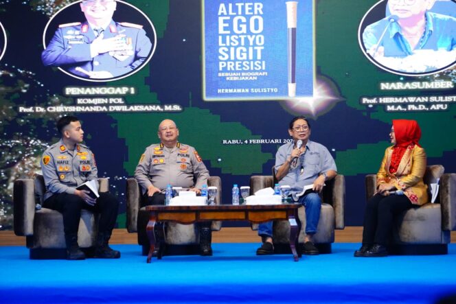 
					Bedah Buku “Alter Ego Listyo Sigit Presisi”, Prof. Hermawan Paparkan Dinamika Kebijakan Kapolri di Tengah Reformasi Polri