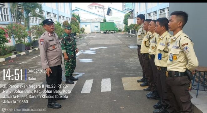 
					Bhabinkamtibmas dan Babinsa Sambangi Pergudangan Kemenkes RI, Perkuat Keamanan Wilayah Johar Baru