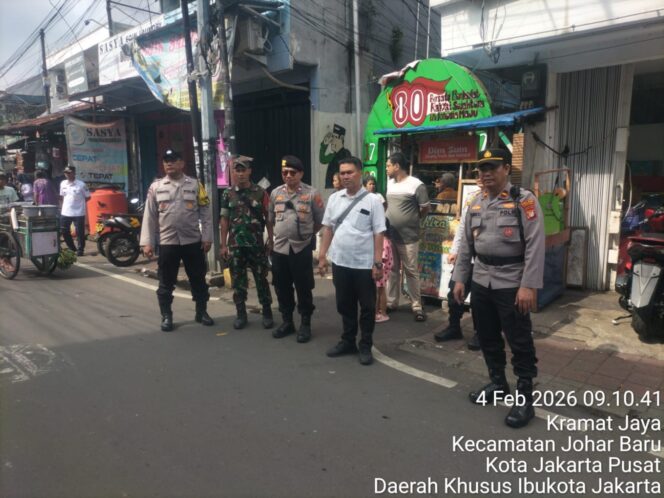 
					3 Pilar Gelar Rabu Tertib di Johar Baru, Tertibkan Bangunan di Atas Saluran Air