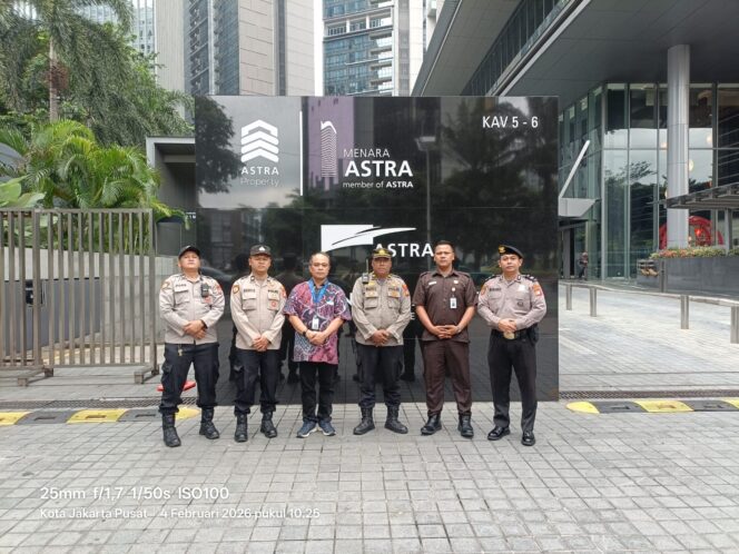 
					Apel Pelayanan Aksi Unjuk Rasa Asosiasi Pemerhati Tambang Indonesia di PT Astra Internasional Jakarta