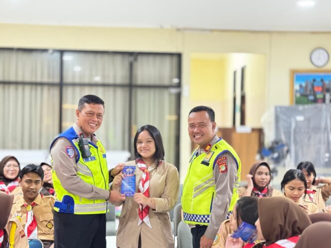 
					Operasi Keselamatan Jaya 2026, Polisi Edukasi Pelajar dan Pengguna Jalan di Senayan