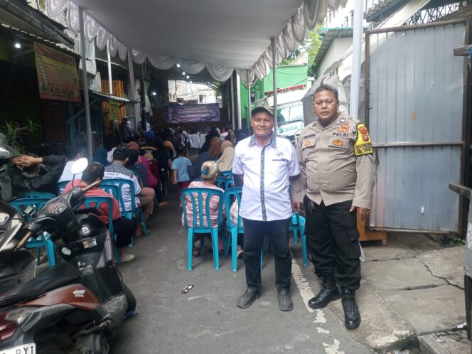 
					Bhabinkamtibmas Monitoring Reses Anggota DPRD DKI Jakarta di RW 07 Karang Anyar