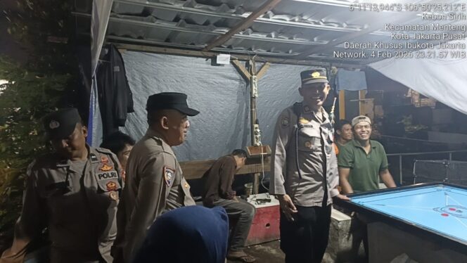 
					Patroli Jalan Kaki Tengah Malam, Polsek Metro Menteng Sambangi Kalipasir Antisipasi Kejahatan dan Tawuran