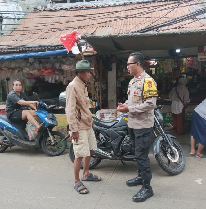 
					Jaga Stabilitas Pasar Tradisional, Polisi Lakukan Cooling System di Pasar Gembrong Kampung Rawa