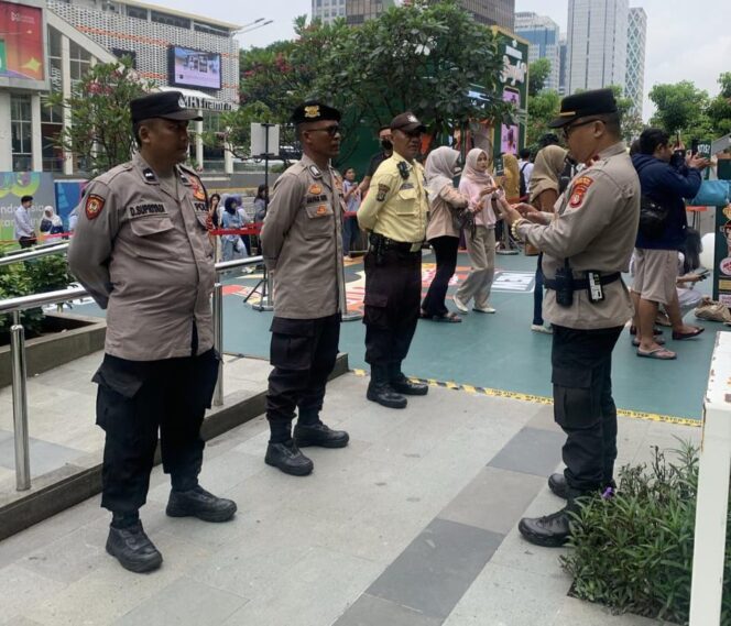 
					Polsek Metro Menteng Amankan Giat Masyarakat di Sarinah, Situasi Kondusif Terjaga